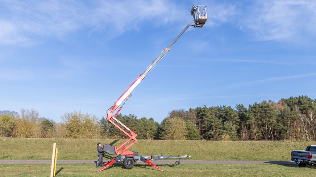 Dino 160 XT Anhänger Arbeitsbühne